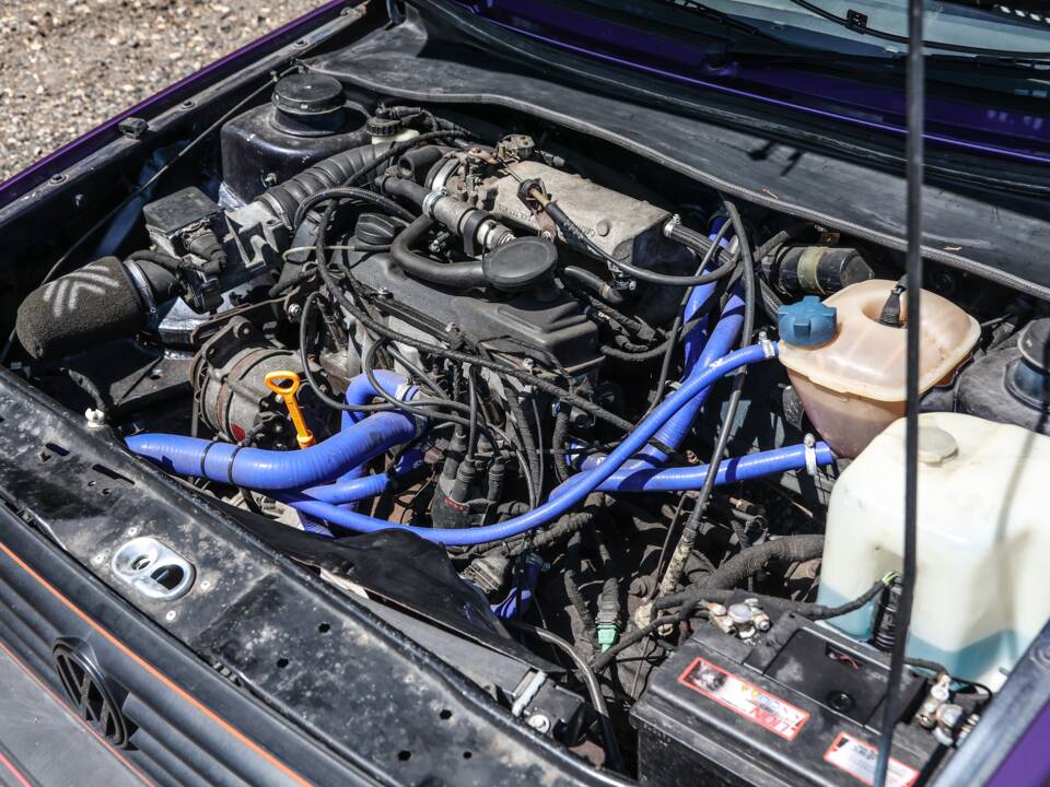 Image 13/26 de Volkswagen Golf Mk II GTi 16V 1.8 (1988)