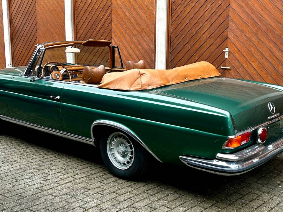 Image 4/15 of Mercedes-Benz 280 SE (1970)