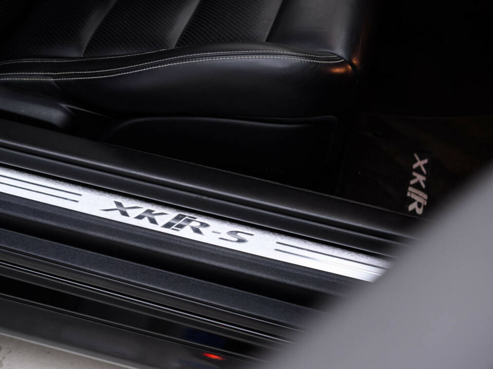 Image 15/37 of Jaguar XKR (2008)