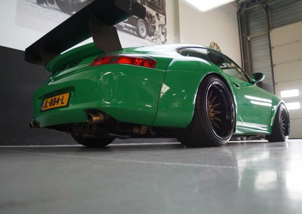 Bild 39/50 von Porsche 911 Carrera 4 RWB (1999)