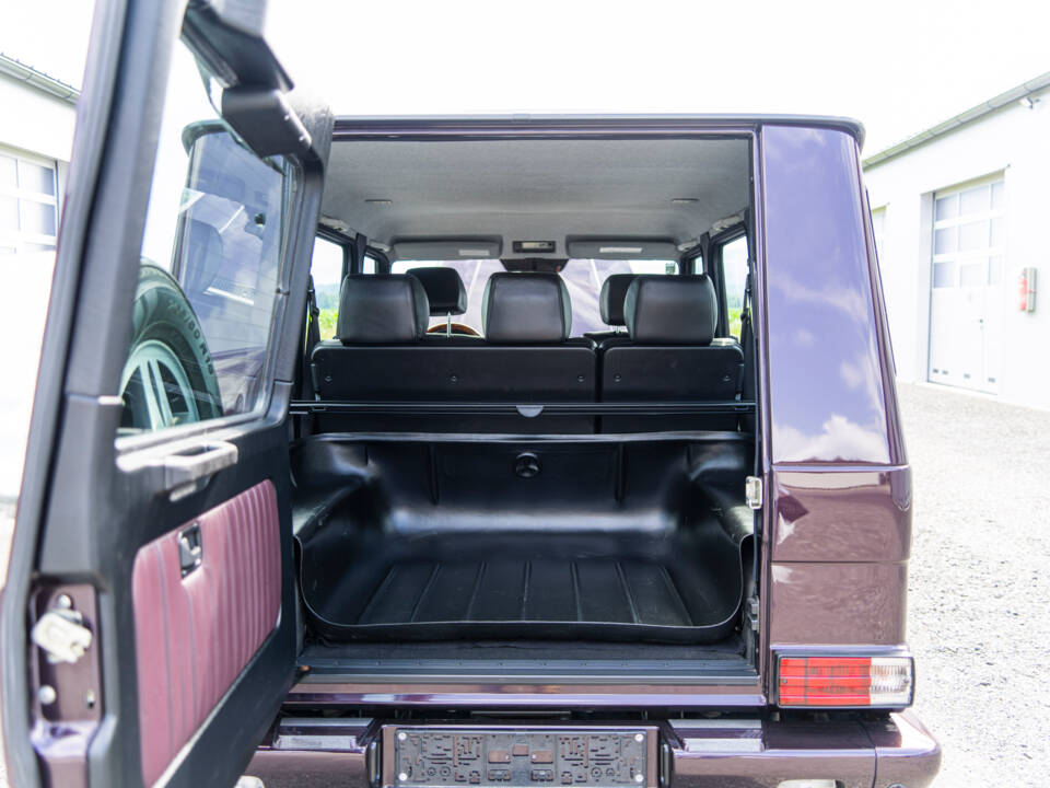 Image 15/17 of Mercedes-Benz G 500 (LWB) (1999)