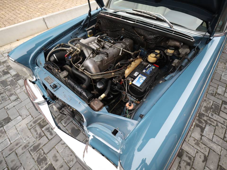 Afbeelding 18/76 van Mercedes-Benz 280 SE (1968)