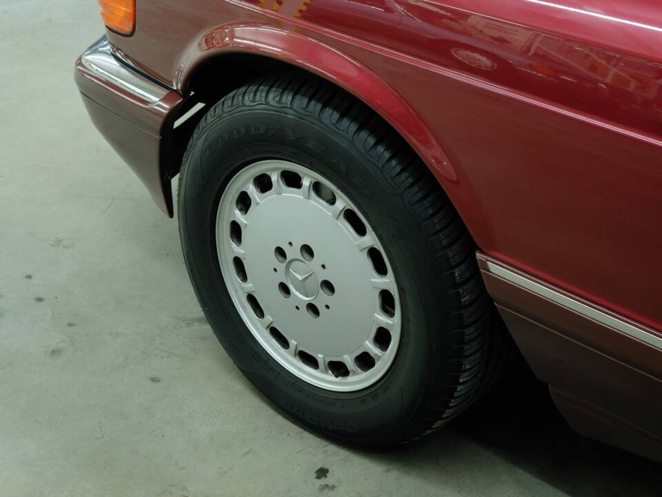 Bild 10/50 von Mercedes-Benz 260 SE (1990)