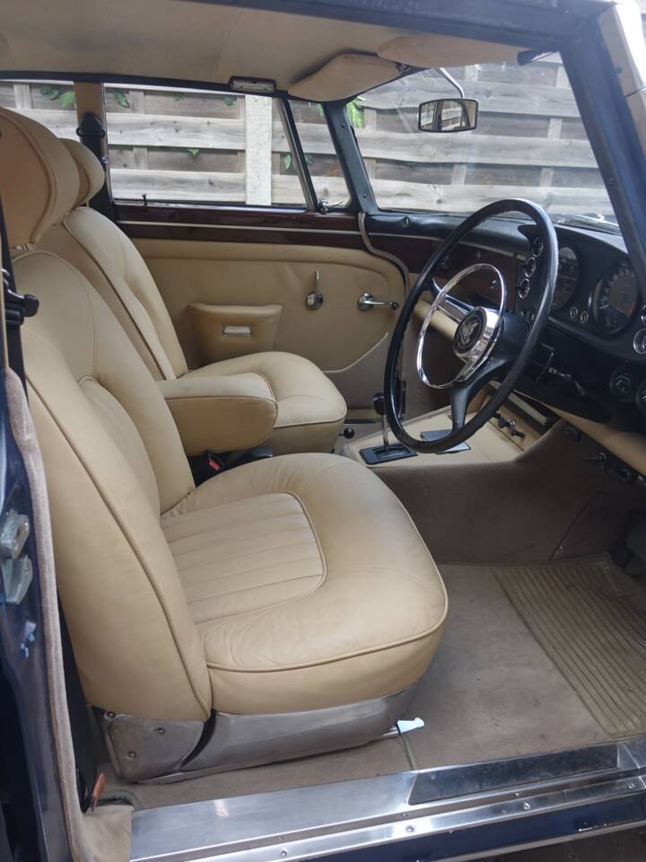 Image 24/28 of Rover 3.5 Litre Coupe (1973)