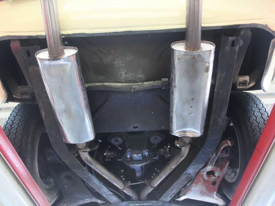 Image 14/50 of Triumph TR 6 (1971)