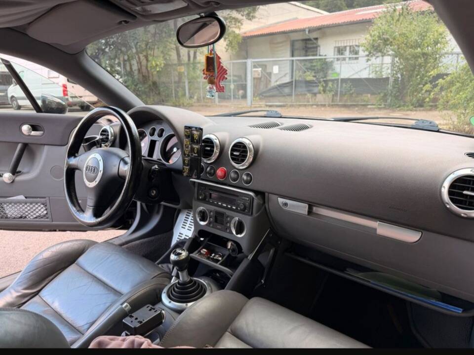 Image 6/9 de Audi TT 1.8 T (2002)