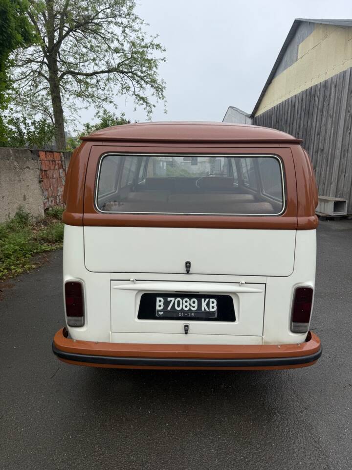 Bild 5/18 von Volkswagen T2b Kleinbus (1979)