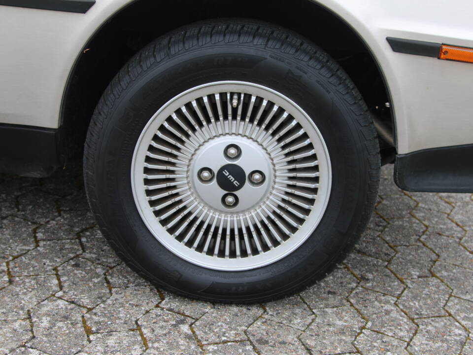 Image 59/92 of DeLorean DMC-12 (1982)