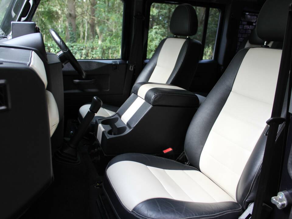 Bild 13/18 von Land Rover Defender 110 (2014)