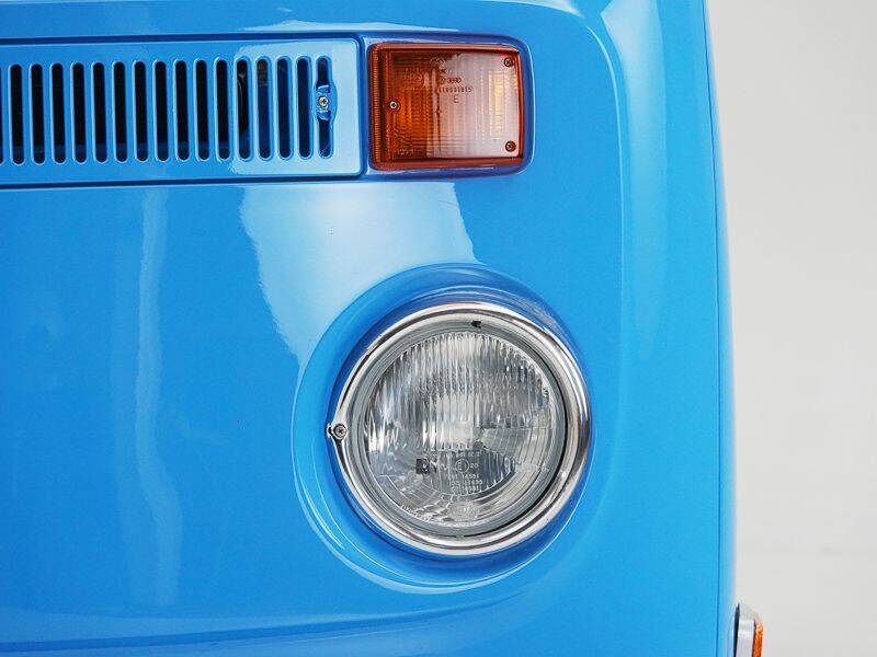 Image 11/15 of Volkswagen T2 Brasil Camper (1973)