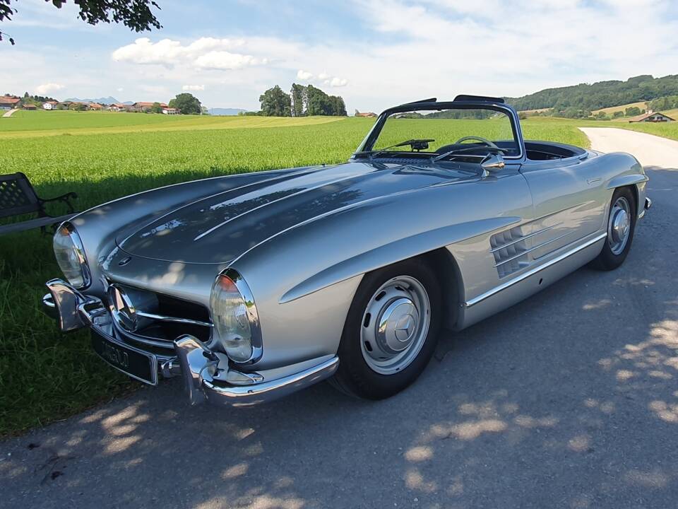 Image 17/38 of Mercedes-Benz 300 SL Roadster (1962)