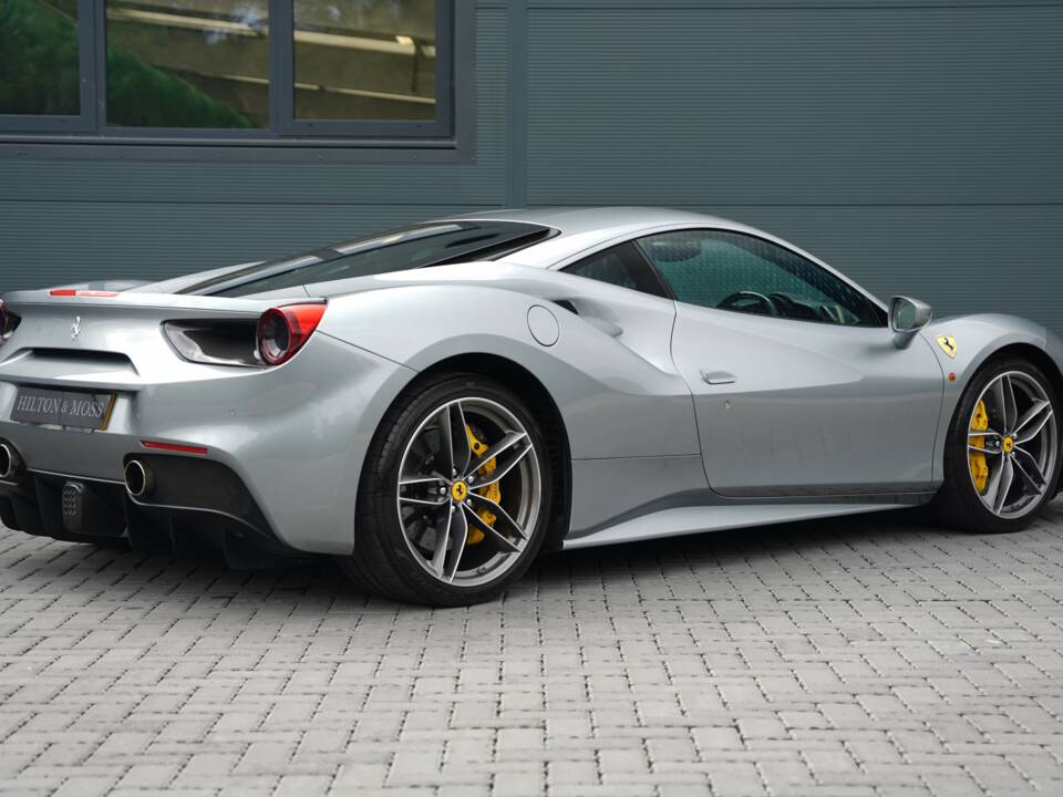 Image 5/50 of Ferrari 488 GTB (2017)