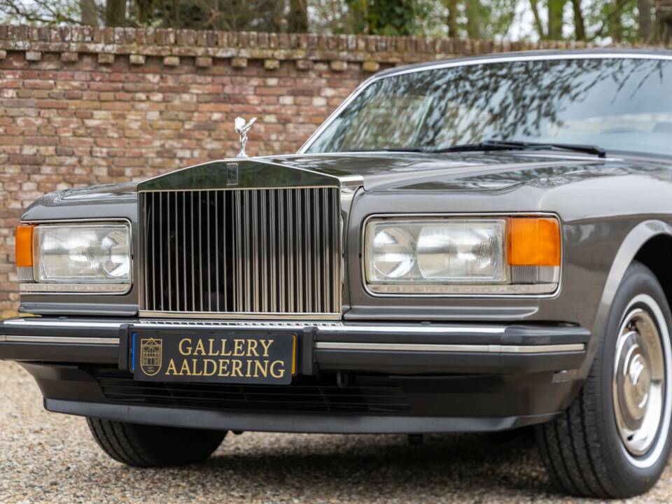 Image 34/50 of Rolls-Royce Silver Spirit (1987)