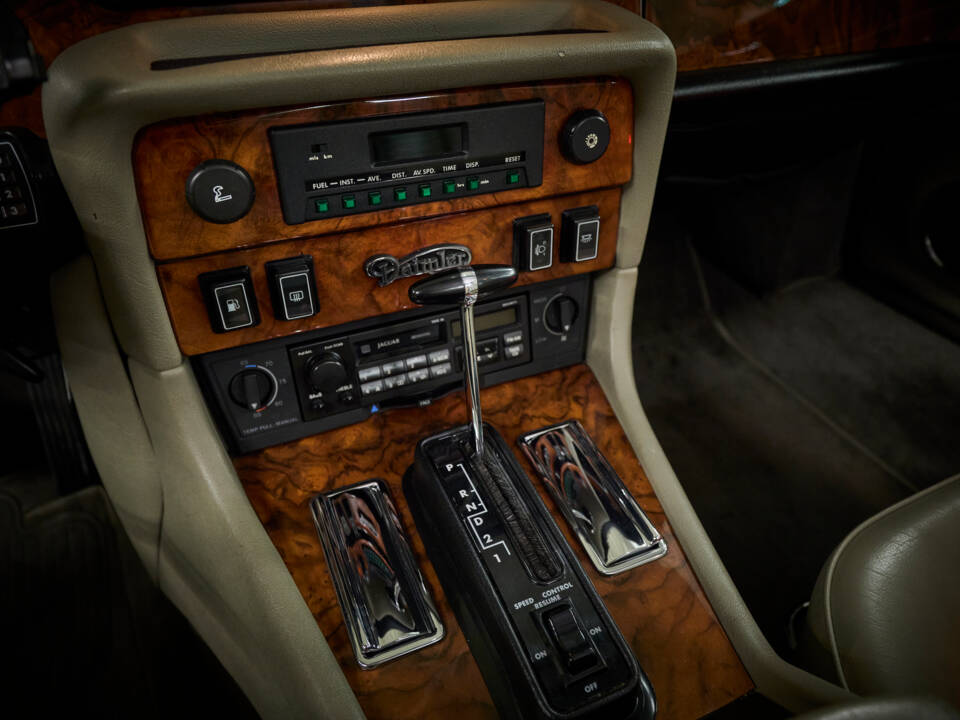 Bild 51/97 von Daimler Double Six (1994)