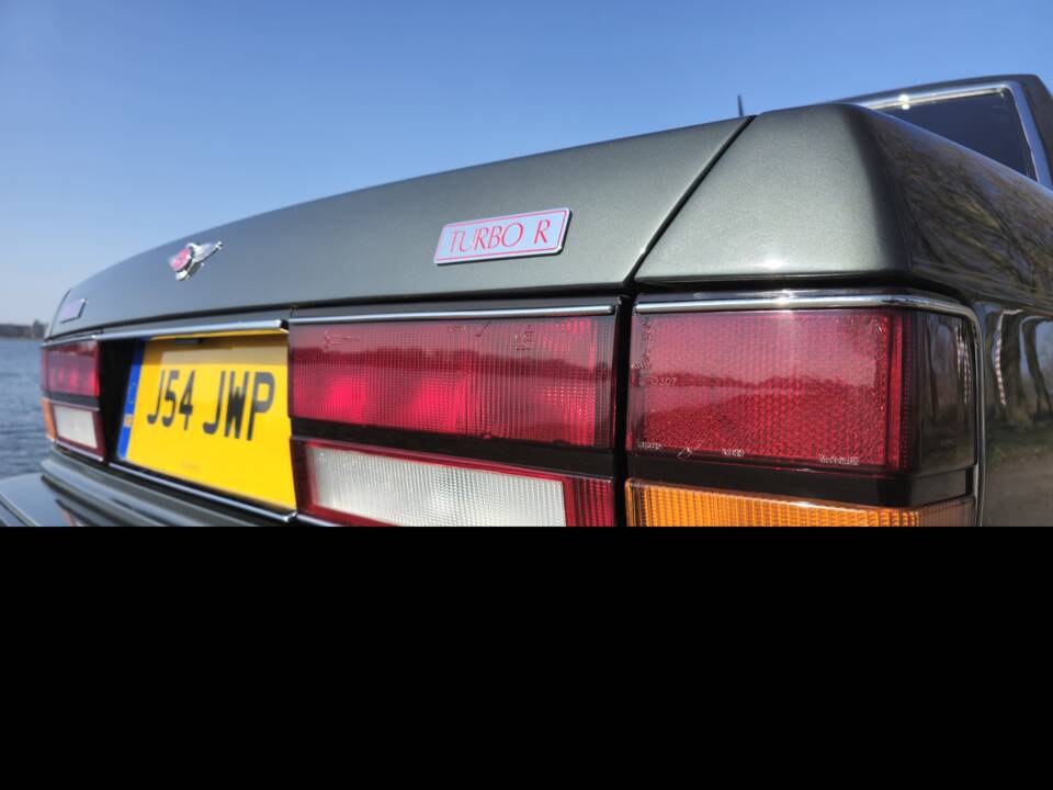 Image 14/33 of Bentley Turbo R lang (1992)