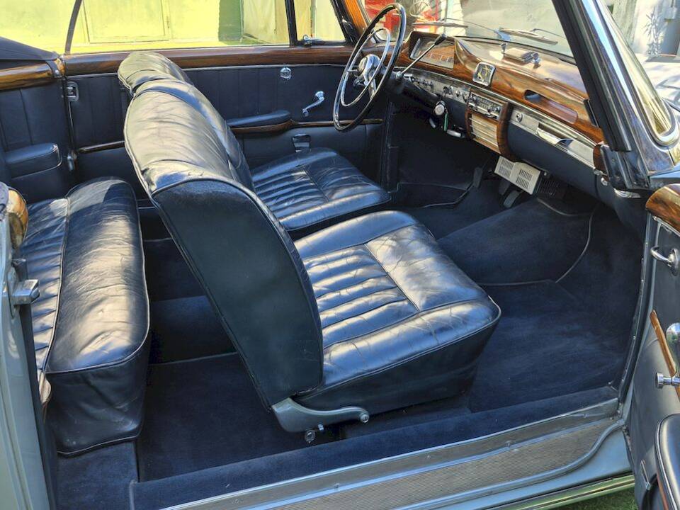 Image 29/61 de Mercedes-Benz 220 S Cabriolet (1957)