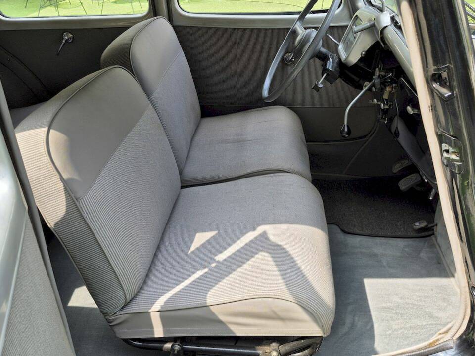 Image 28/47 of Citroën Traction Avant 11 BL (1955)