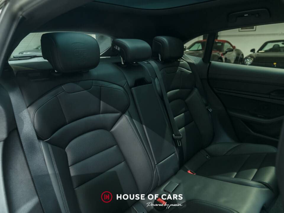 Image 18/23 of Porsche Taycan 4S Sport Turismo (2022)
