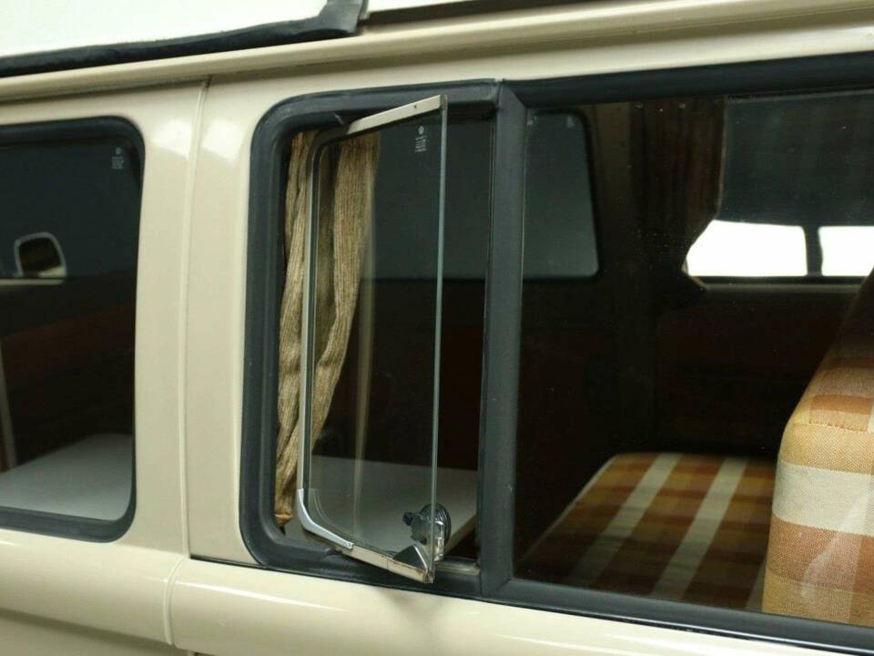 Immagine 45/50 di Volkswagen T2a Westfalia (1969)