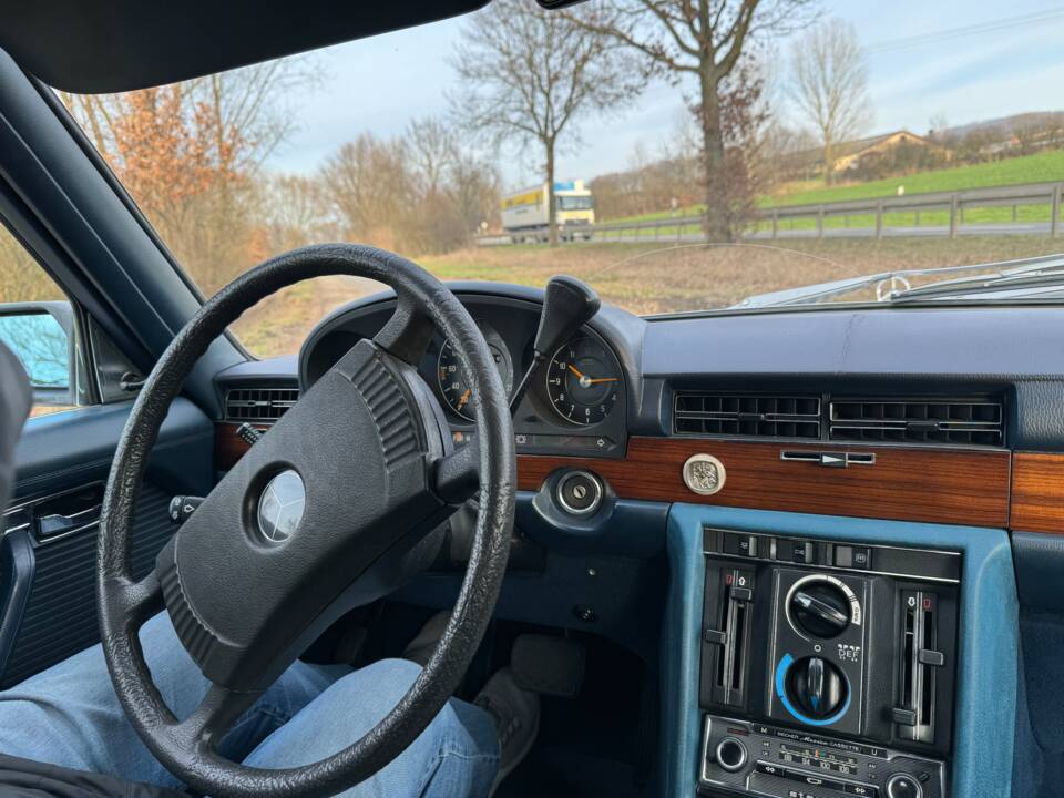 Bild 8/9 von Mercedes-Benz 350 SE (1976)