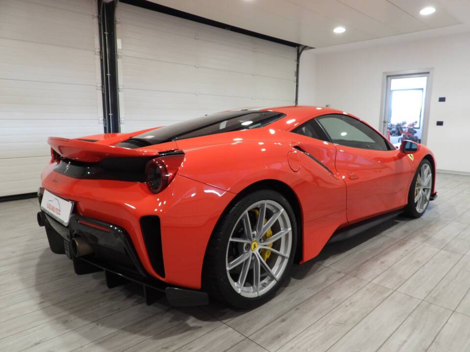 Image 4/15 de Ferrari 488 Pista (2019)