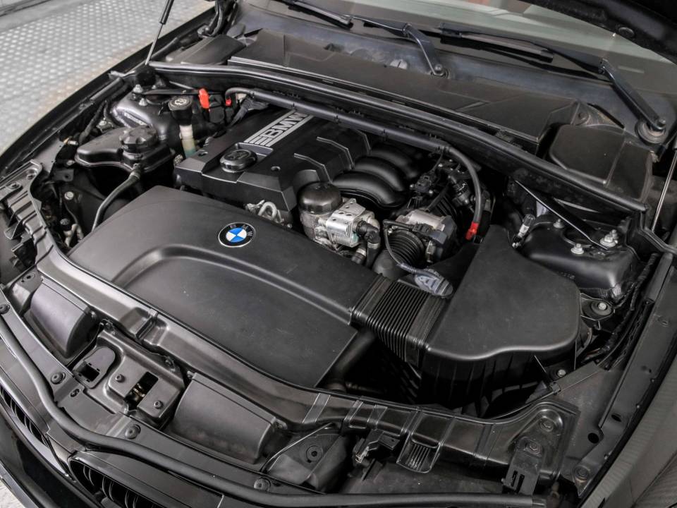 Image 35/50 of BMW 118i (2009)