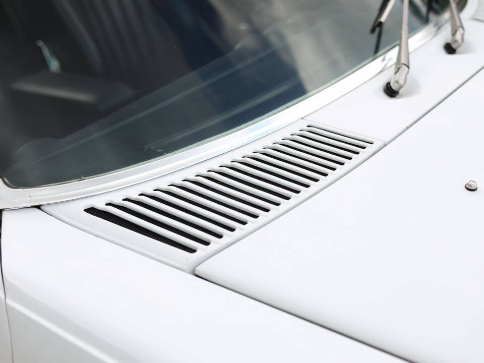 Image 69/85 of Mercedes-Benz 560 SL (1986)