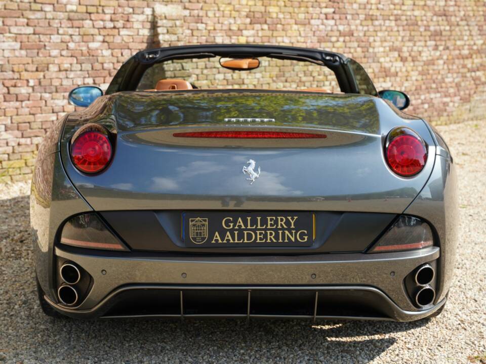 Bild 31/50 von Ferrari California (2010)
