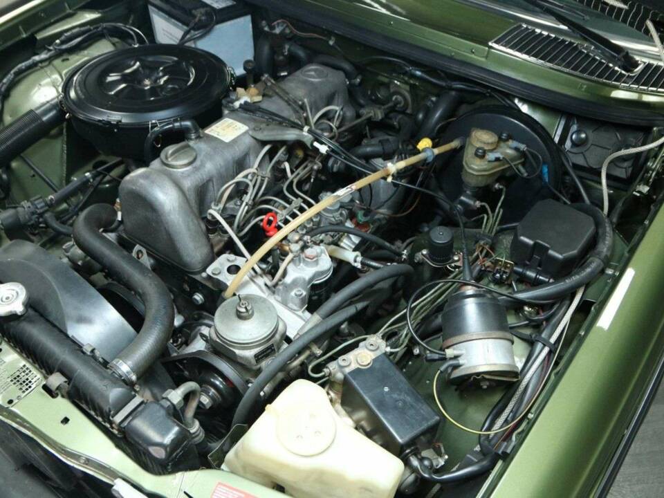 Bild 42/50 von Mercedes-Benz 300 D (1981)