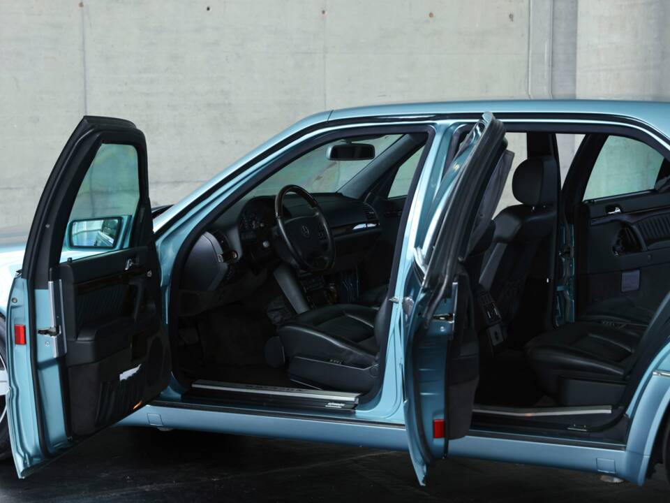 Bild 10/50 von Mercedes-Benz S 600 L (1999)