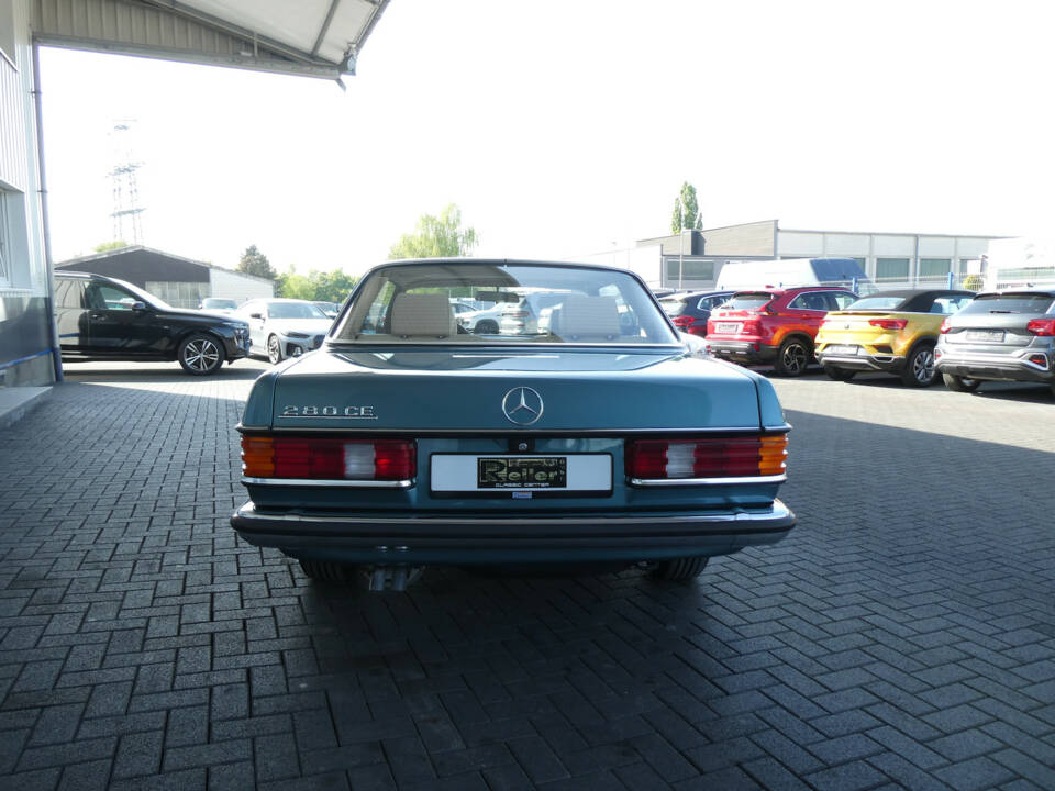 Image 5/20 de Mercedes-Benz 280 CE (1981)