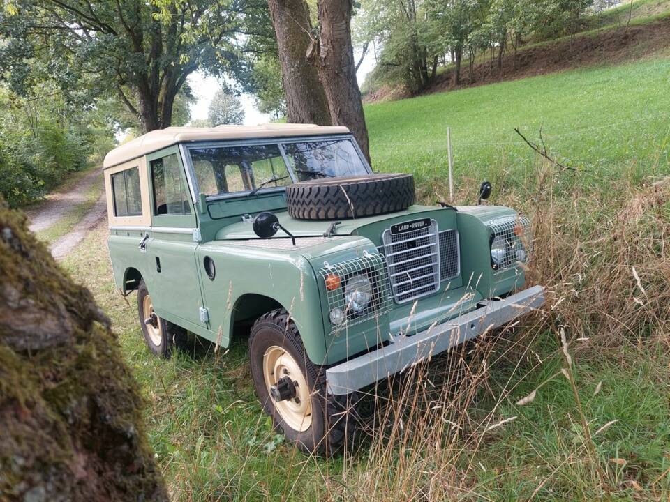 Immagine 1/29 di Land Rover 88 (1974)