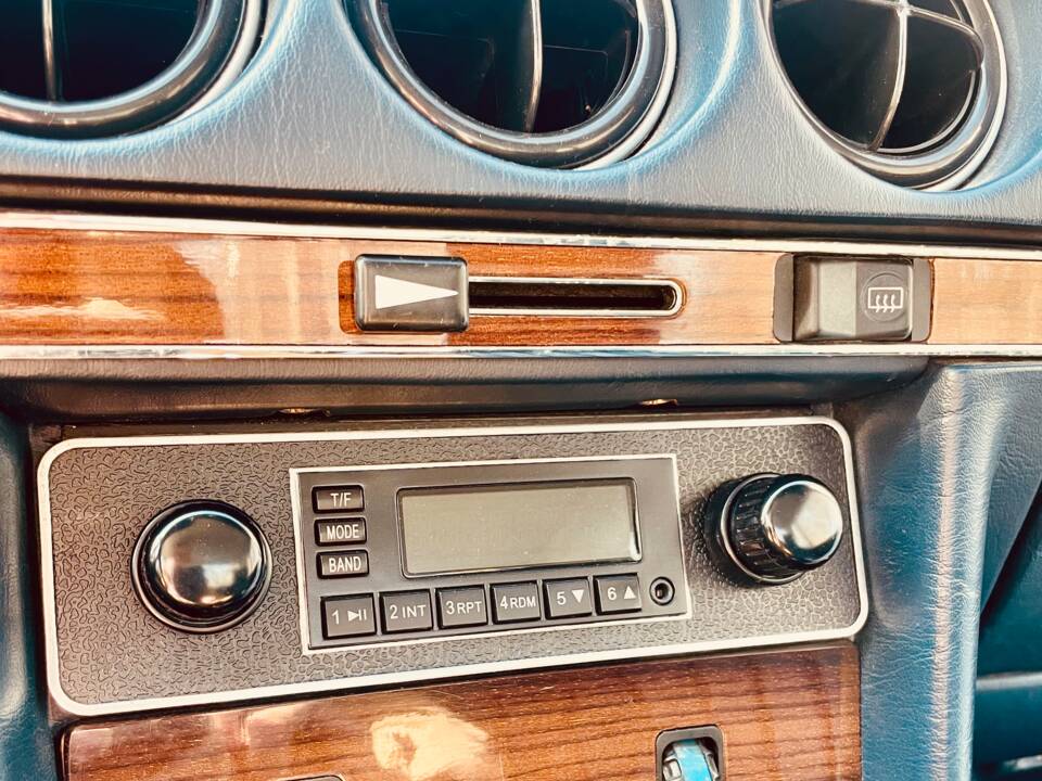 Image 20/22 of Mercedes-Benz 280 SL (1982)