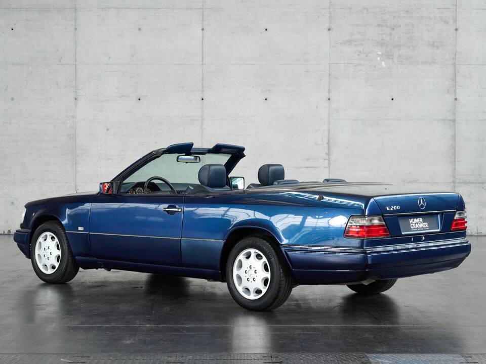Bild 13/50 von Mercedes-Benz E 200 (1996)