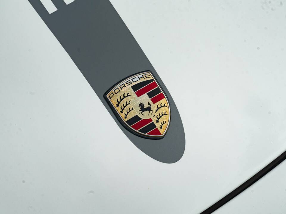 Image 14/50 of Porsche 911 Carrera (2009)