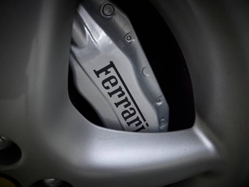 Bild 70/98 von Ferrari 550 Maranello (1998)