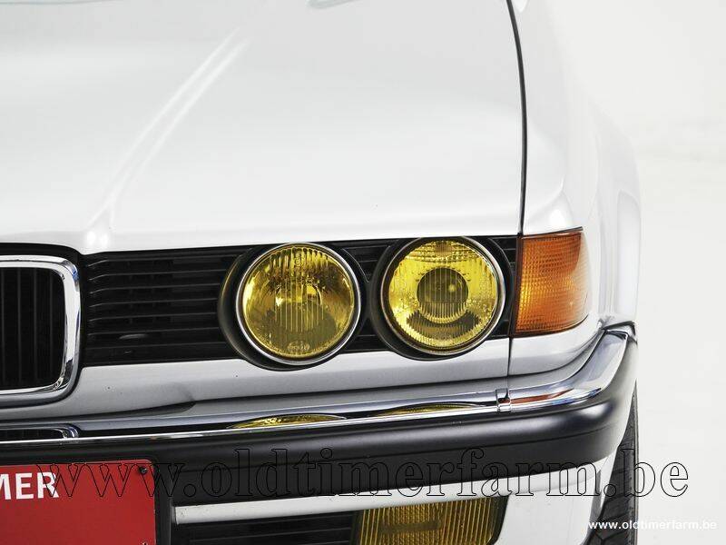 Image 12/15 of BMW 730i (1989)