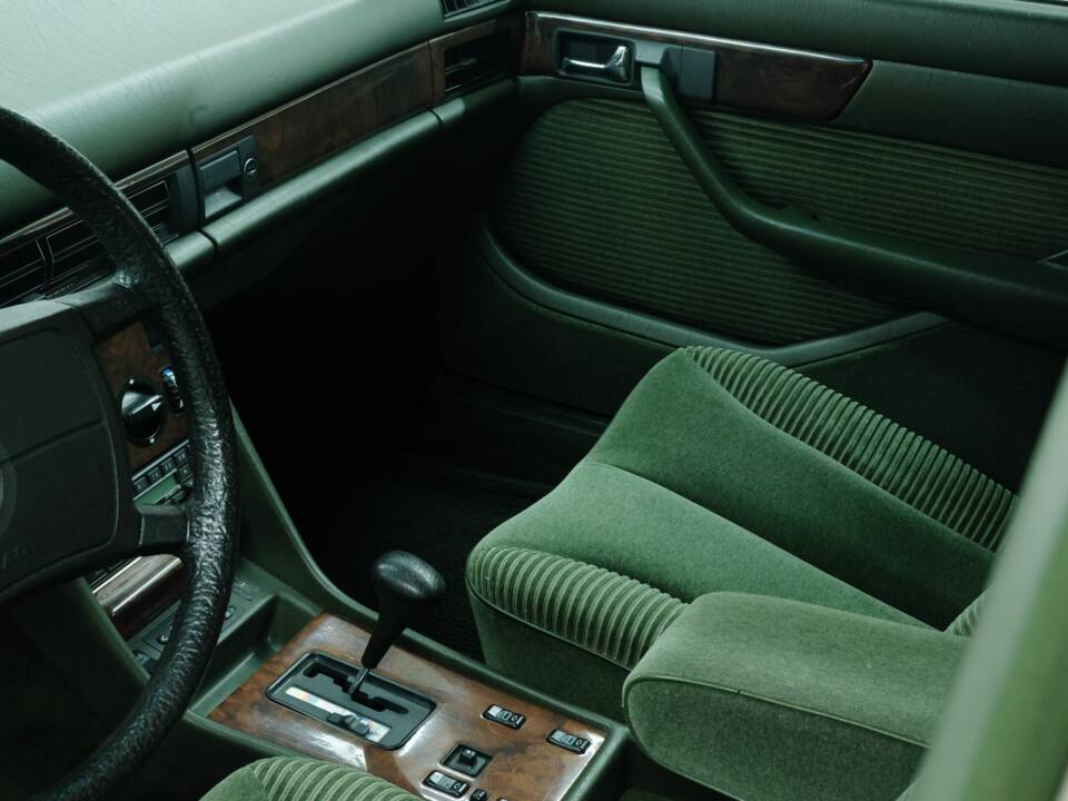 Bild 43/50 von Mercedes-Benz 300 SEL (1986)