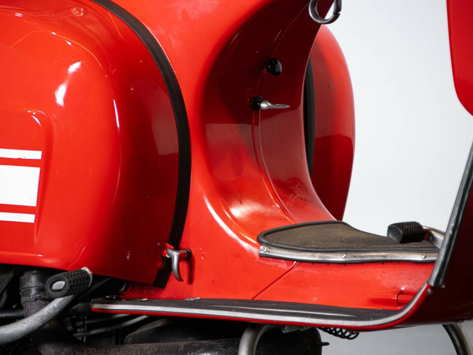 Image 32/50 of Piaggio DUMMY (1975)