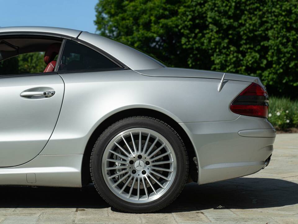 Image 39/50 of Mercedes-Benz SL 55 AMG (2002)