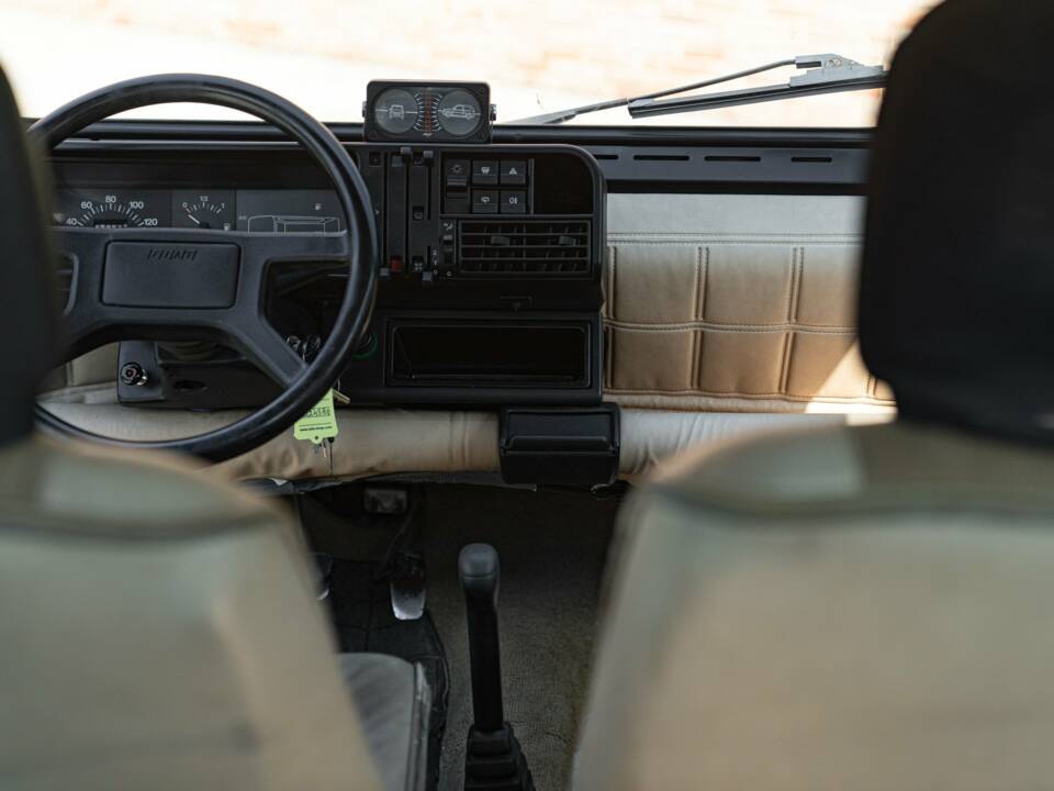 Bild 28/50 von FIAT Panda 4x4 1,0 (1987)