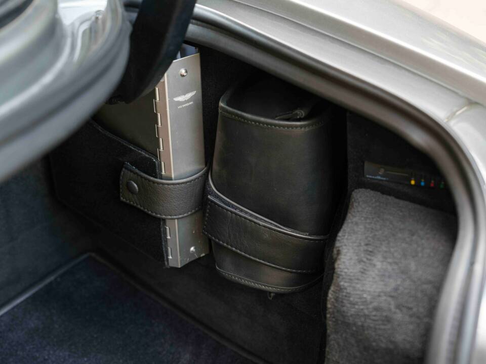 Bild 26/26 von Aston Martin V12 Vanquish (2003)