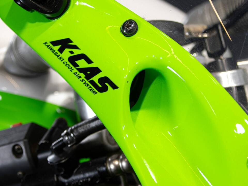Image 27/50 of Kawasaki ZX-R 400 (1990)