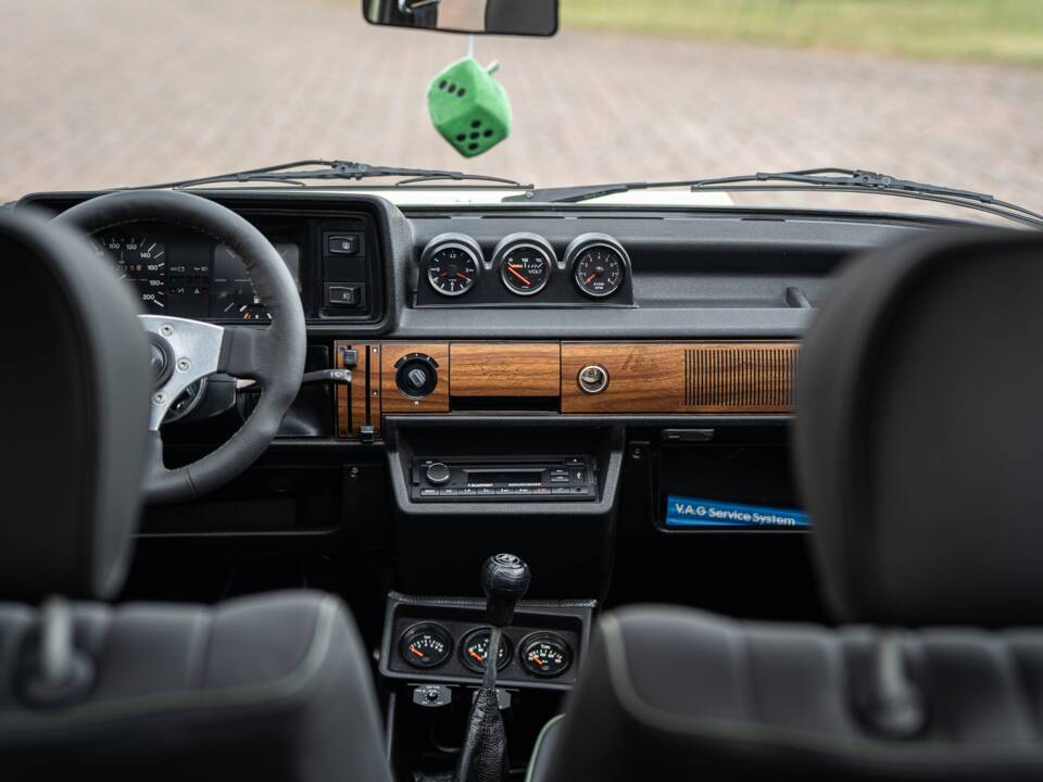 Image 30/40 of Volkswagen Polo I 1.1 (1980)