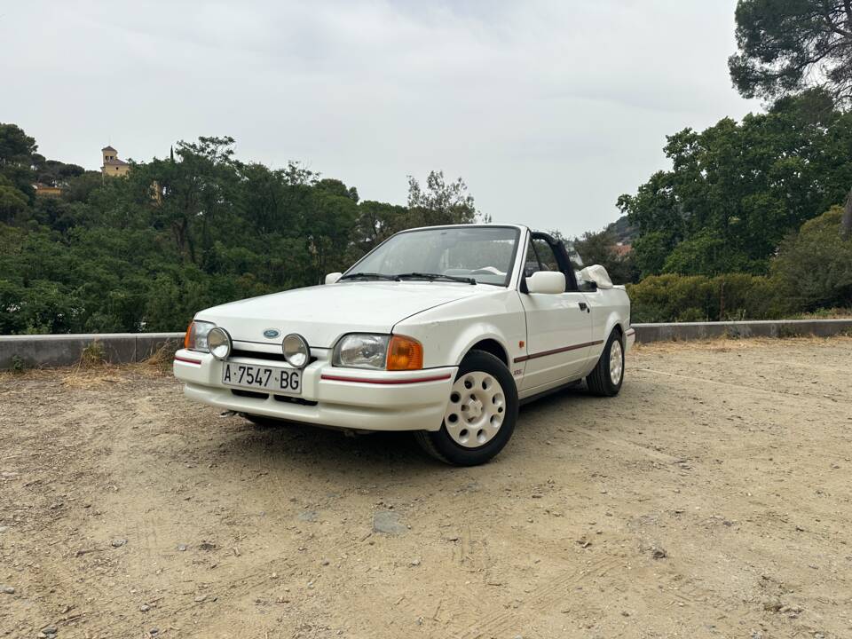 Image 1/15 of Ford Escort IV XR3i (1988)