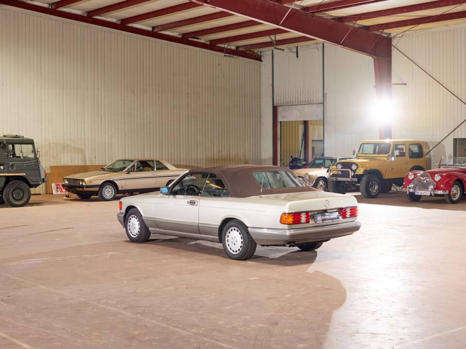 Bild 15/56 von Mercedes-Benz 500 SEC Bähr (1990)
