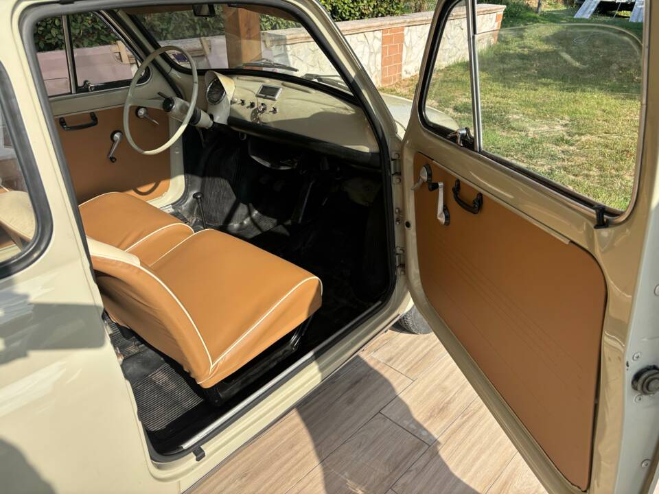 Image 22/23 of FIAT 500 F (1967)