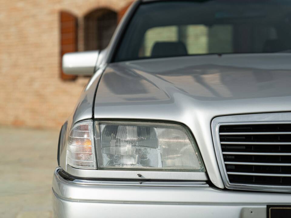 Image 10/50 of Mercedes-Benz C 36 AMG (1995)