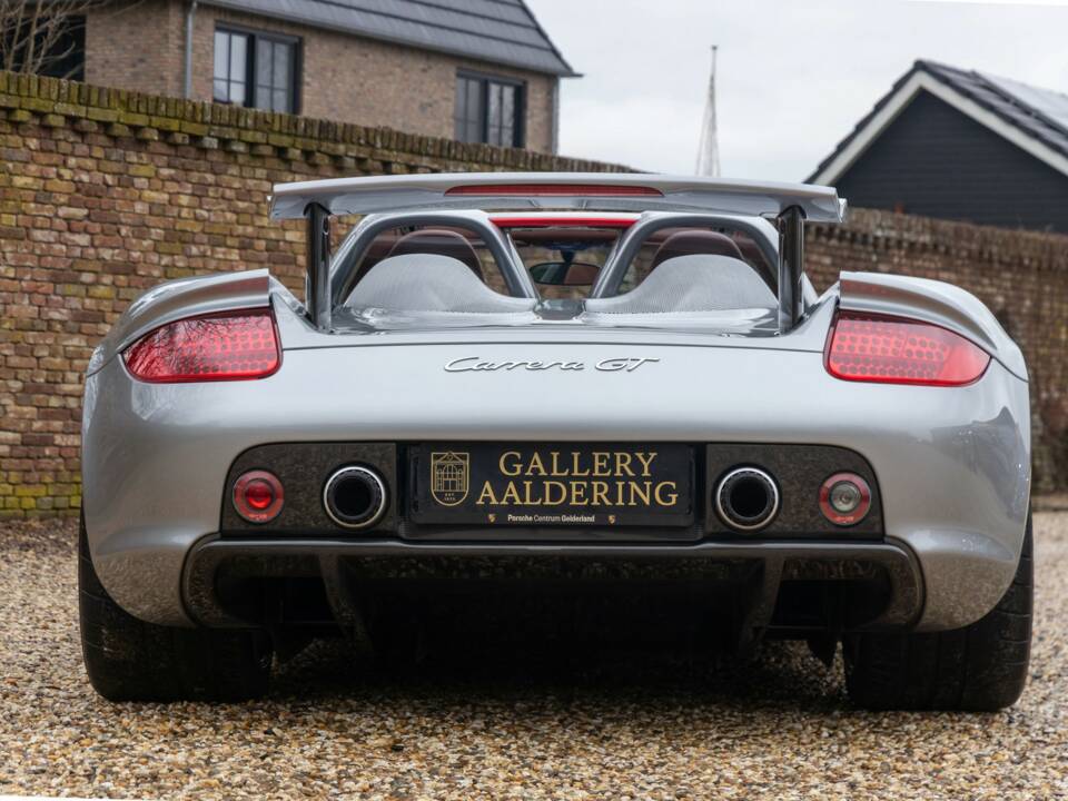 Image 16/50 de Porsche Carrera GT (2005)