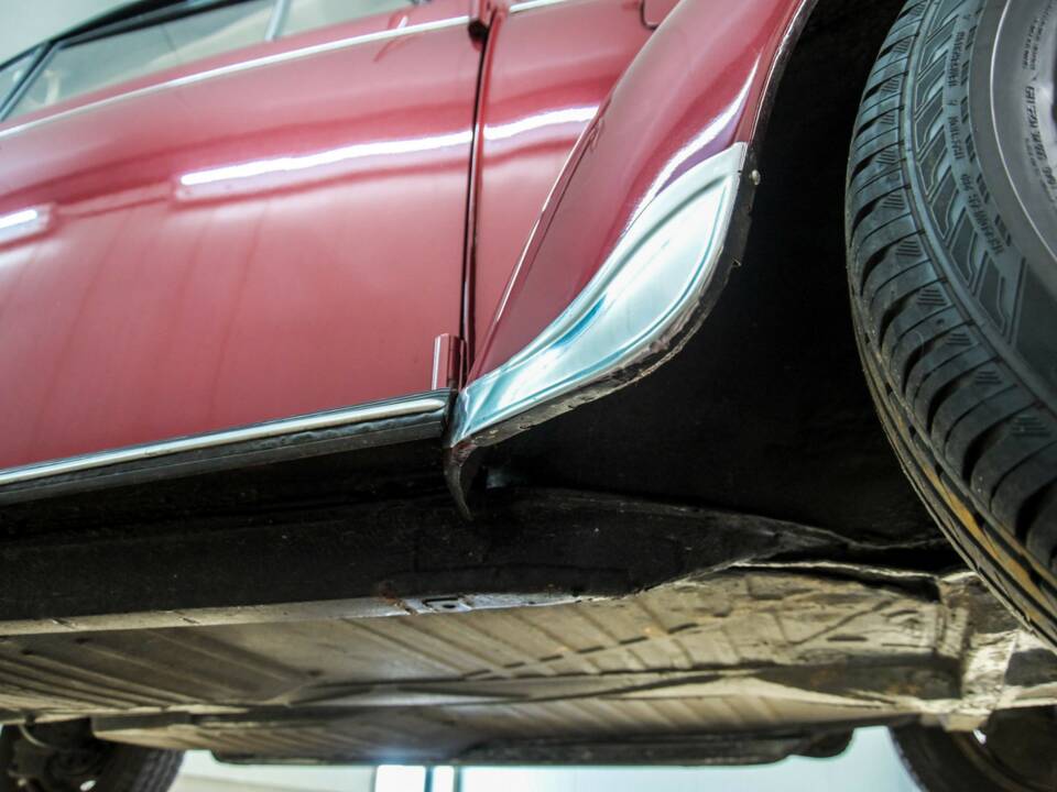 Image 48/50 of Volkswagen Beetle 1303 LS (1977)